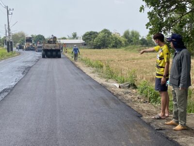 Read more about the article โครงการปรับปรุงผิวจราจร Overlay ถนนสายหลักหมู่บ้านพันหลัง หมู่ที่ 4 – บ้านต้นผึ้ง หมู่ที่ 7