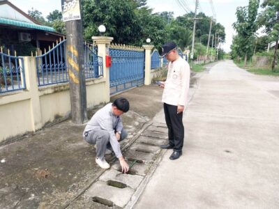 Read more about the article เทศบาลตำบลสำราญราษฎร์ ลงพื้นที่ตรวจสอบจุดเกิดอุบัติเหตุบริเวณฝารางระบายน้ำ เร่งหาแนวทางแก้ไขเพื่อความปลอดภัยของประชาชน